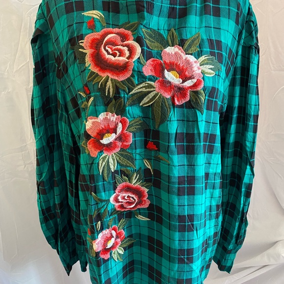 Umgee Turquoise and Black Checkered Blouse - Picture 3 of 10